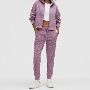 Lululemon Dance Studio Mid-Rise Jogger 29" Full
Length Size 6